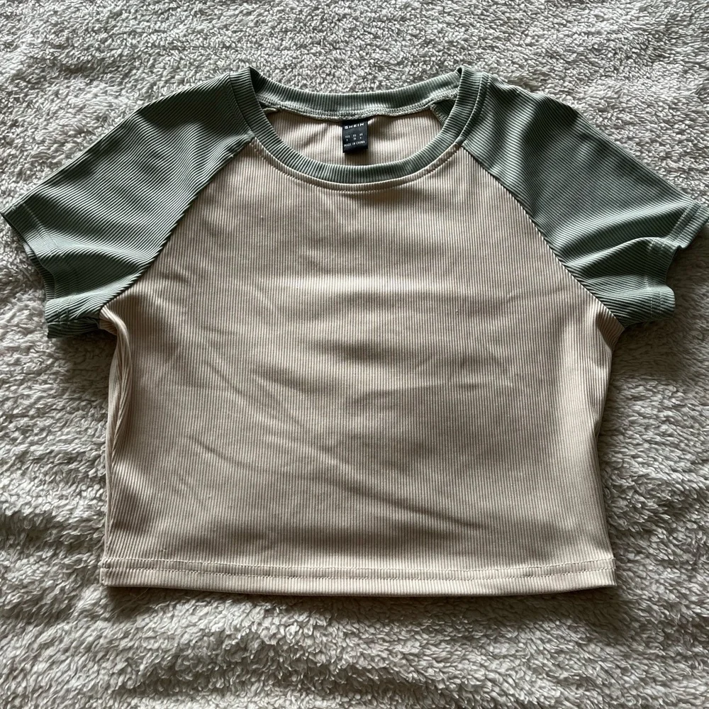 ribbed basic tee - Picture 1 of 1